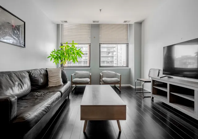 Photo 3 of Condo for sale at 780 S Federal St #906, Chicago, IL 60605 | MLS# 12713859 | Listing updated on 2026-09-06