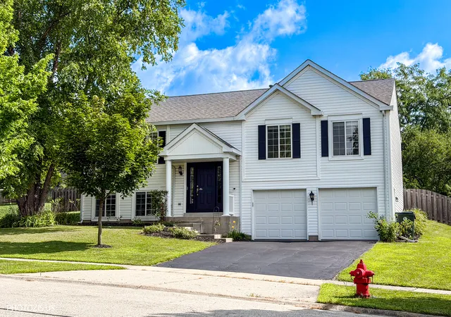 1st image of 235 Aberdeen Dr, Algonquin, IL 60102 | MLS# 12713882