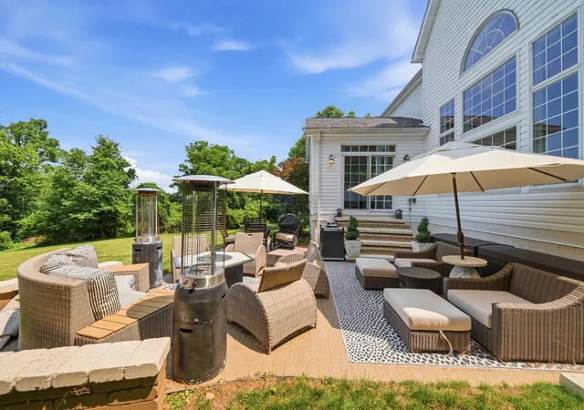 Photo 4 of Single family home for sale at 1805 Hassam Rd, Coraopolis, PA 15108 | MLS# 12713908 | Listing updated on 2026-10-20