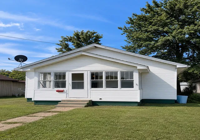 Photo 1 of Single family home for sale at 1803 Market St, Metropolis, IL 62960 | MLS# 12713912 | Listing updated on 2026-09-06