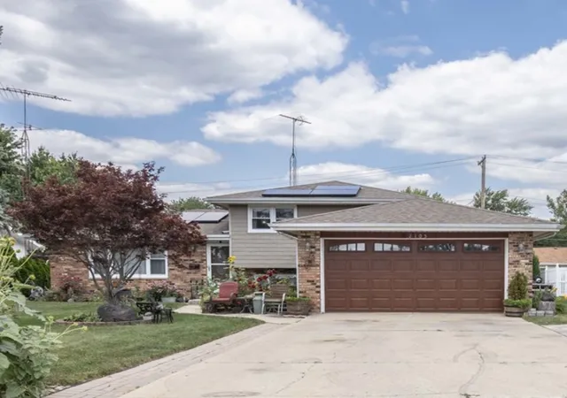 1st image of 2105 Glenwood Ave, Joliet, IL 60435 | MLS# 12713917