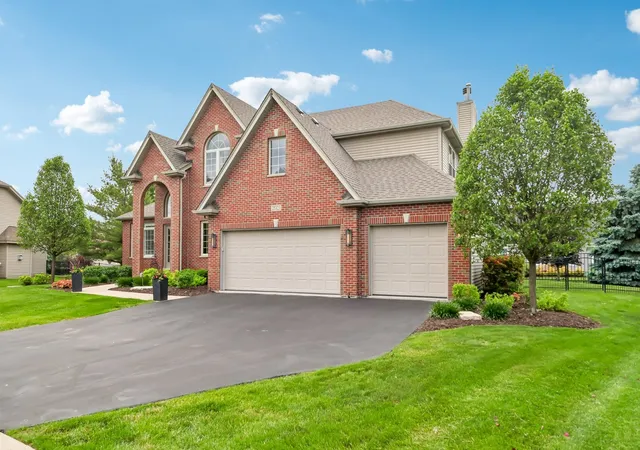 Photo 3 of Single family home for sale at 25323 Wilson Ct, Plainfield, IL 60586 | MLS# 12713948 | Listing updated on 2026-09-24