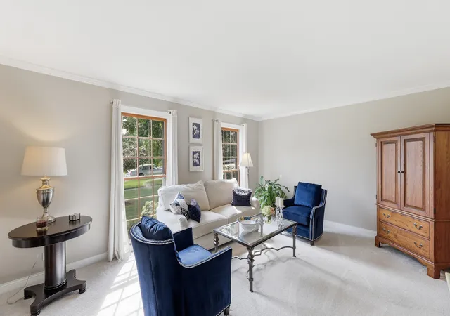 Photo 4 of Single family home for sale at 184 Spring Ave, Glen Ellyn, IL 60137 | MLS# 12713972 | Listing updated on 2026-09-21
