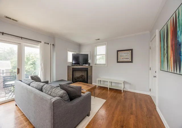 3rd image of 3401 N Racine Ave, Chicago, IL 60657