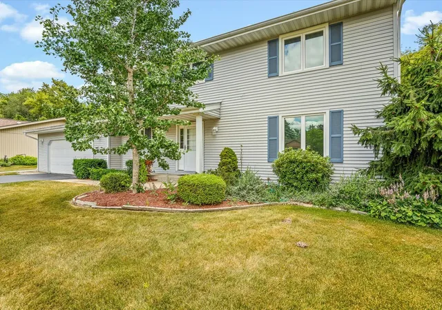 5th image of 1770 Sweetbriar Ln, Rockford, IL 61107 | MLS# 12714111