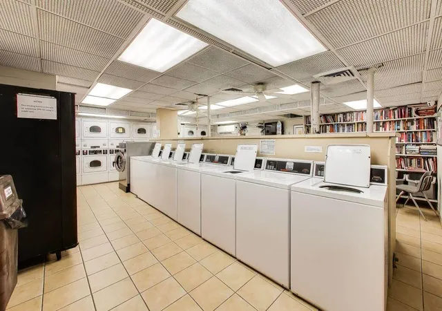 Listing Photo 2 - Condo for sale in building located at 345 W Fullerton Pkwy, Chicago, IL 60614 - Unit #1205
