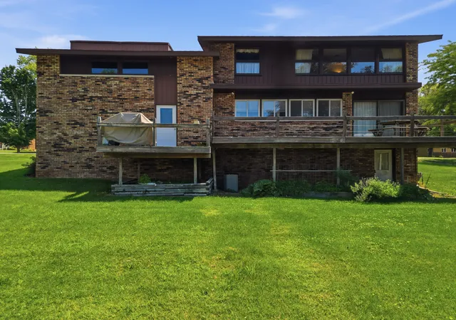 3rd image of 15721 Lakeside Dr, Sterling, IL 61081 | MLS# 12714130
