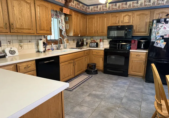 Photo 3 of Single family home for sale at 28 Crestview Dr, Geneseo, IL 61254 | MLS# 12714165 | Listing updated on 2026-08-03