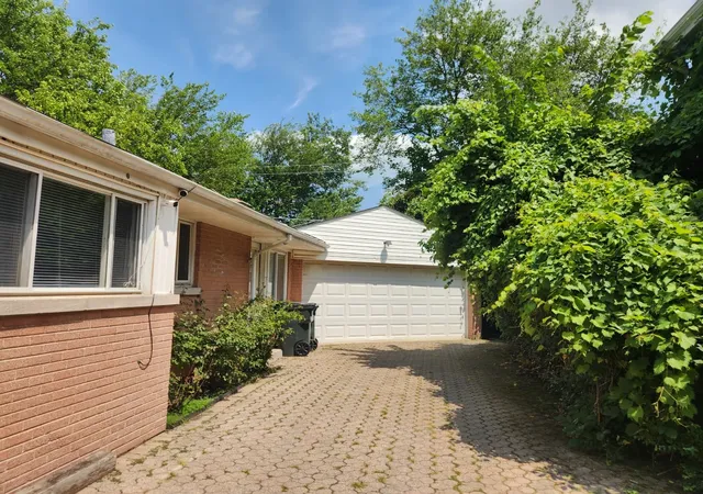 Photo 2 of Single family home for sale at 6647 N Lawndale Ave, Lincolnwood, IL 60712 | MLS# 12714182 | Listing updated on 2026-08-13