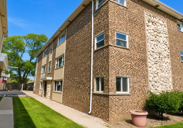 2nd image of 2440 River Rd #1E, River Grove, IL 60171 | MLS# 12714199