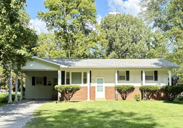 Photo 1 of Single family home for sale at 205 N Poplar St, Desoto, IL 62924 | MLS# 12714206 | Listing updated on 2026-09-17