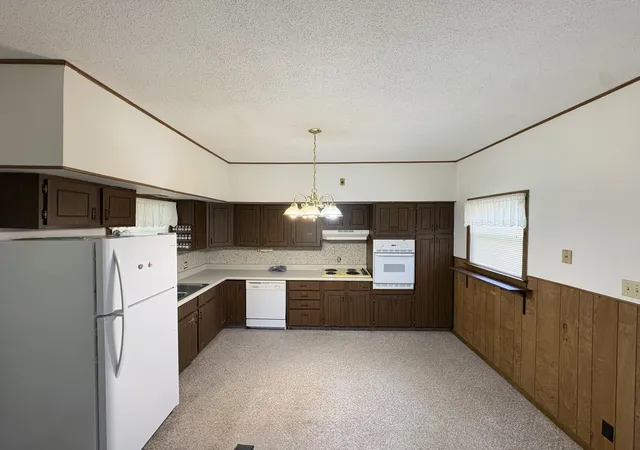 Photo 3 of Single family home for sale at 205 N Poplar St, Desoto, IL 62924 | MLS# 12714206 | Listing updated on 2026-09-17
