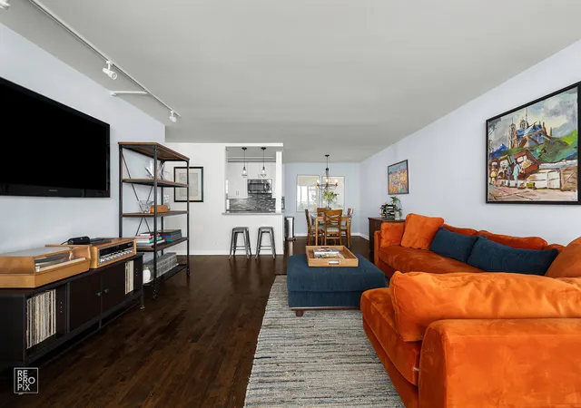 Photo 3 of Sale Pending at 3930 N Pine Grv Ave #2903, Chicago, IL 60613 | MLS# 12714248 | Listing updated on 2026-08-24