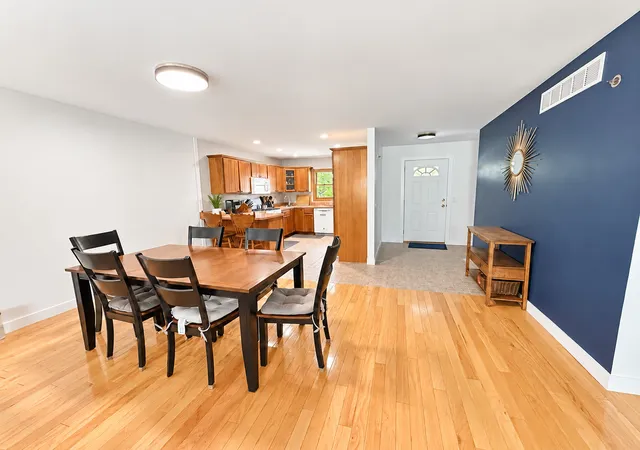 Photo 3 of Townhouse for sale at 1608 Walsh Dr, Yorkville, IL 60560 | MLS# 12714252 | Listing updated on 2026-10-18