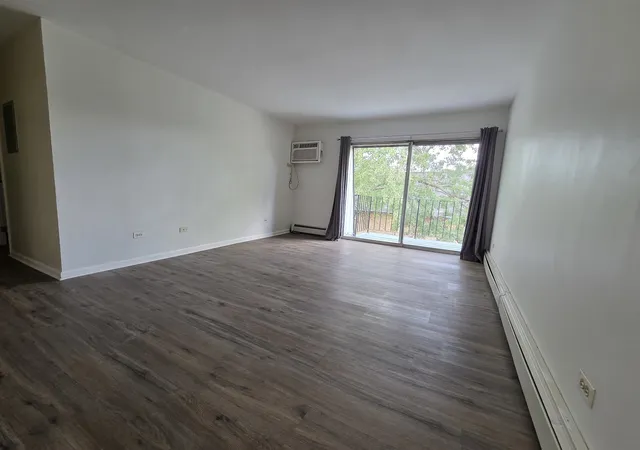2nd image of 9b E Dundee Quarter Dr #303, Palatine, IL 60074 | MLS# 12714325
