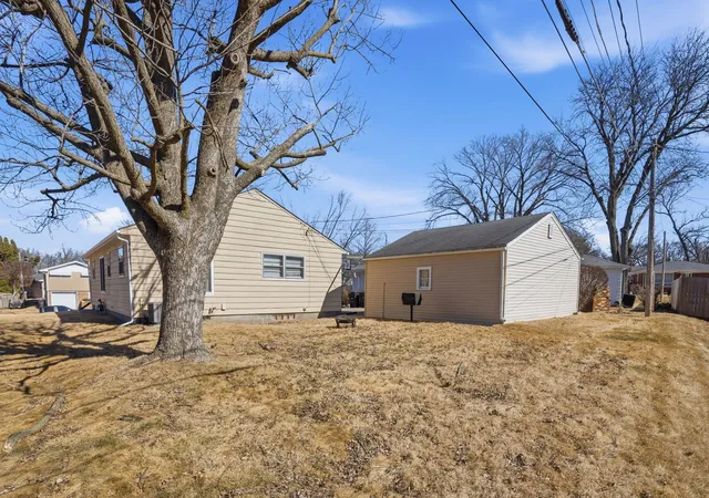 25th image of 2550 26th St, Rock Island, IL 61201 | MLS# 12714354