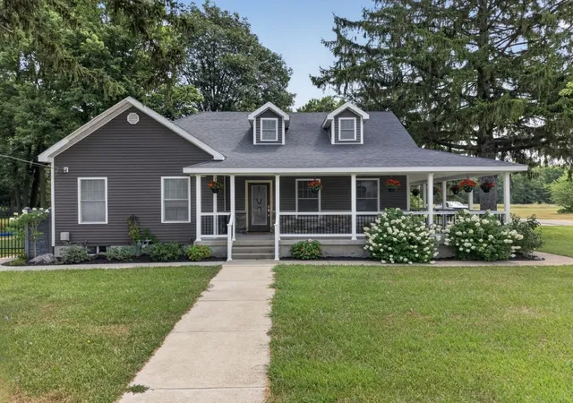 Photo 1 of Sale Pending at 707 S Otter Crk Rd, Streator, IL 61364 | MLS# 12714393 | Listing updated on 2026-09-14