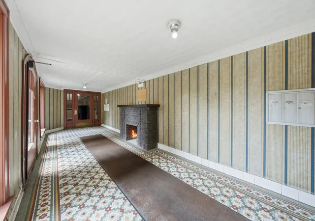 Listing Photo 4 - Condo for sale in building located at 2212 E 70Th St, Chicago, IL 60649 - Unit #1B