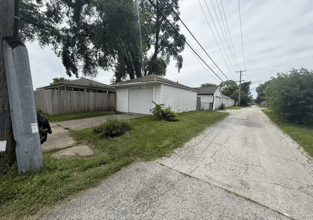 14th image of 698 E Sibley Blvd, Dolton, IL 60419 | MLS# 12714418