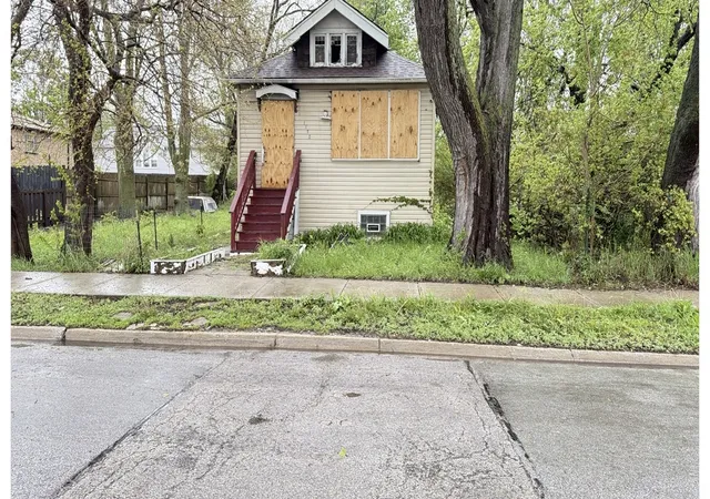 Photo 2 of Single family home for sale at 1044 W 115th Street, Chicago, IL 60643 | MLS# 12714455 | Listing updated on 2026-08-07