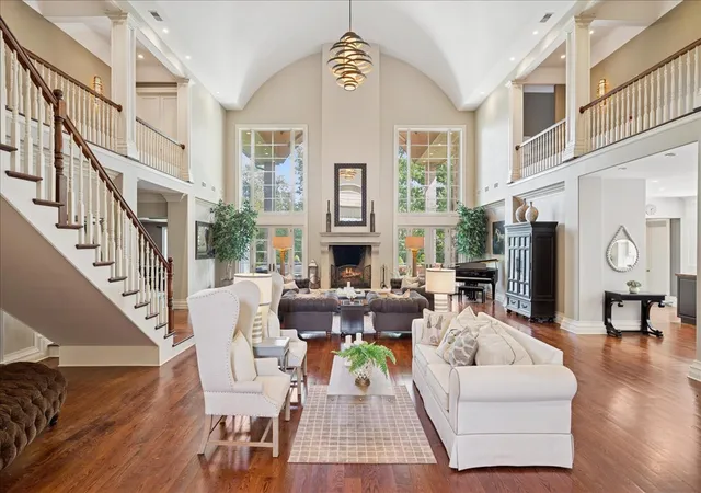 Photo 3 of Single family home for sale at 24 Bridlewood Rd, Northbrook, IL 60062 | MLS# 12714458 | Listing updated on 2026-07-29