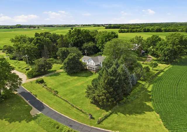 5th image of 24654 Hazel Rd, Sterling, IL 61081 | MLS# 12714478