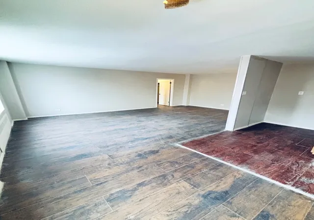 2nd image of 7363 S S Shore Dr, Chicago, IL 60649