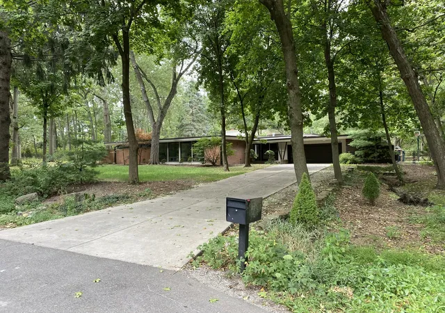 1st image of 12616 S 83rd Ave, Palos Park, IL 60464 | MLS# 12714499