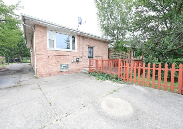 Photo 3 of Single family home for sale at 15026 Diekman Ct, Dolton, IL 60419 | MLS# 12714529 | Listing updated on 2026-09-17