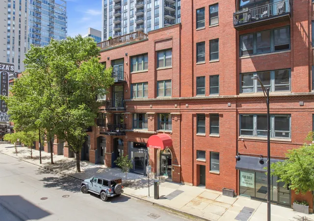Photo 1 of Condo for sale at 420 W Ontario St #304, Chicago, IL 60654 | MLS# 12714591 | Listing updated on 2026-08-25