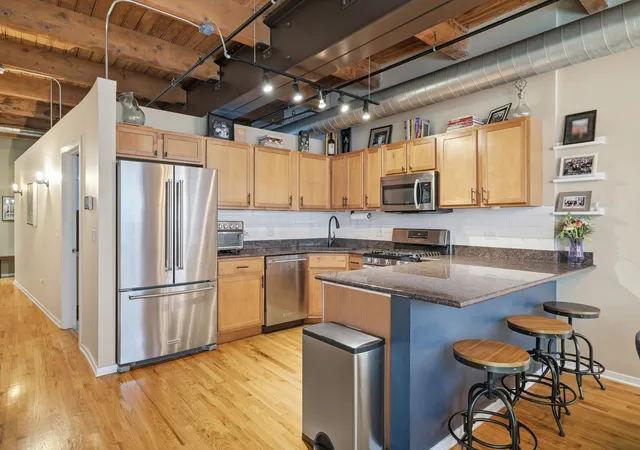 Photo 3 of Condo for sale at 420 W Ontario St #304, Chicago, IL 60654 | MLS# 12714591 | Listing updated on 2026-08-25