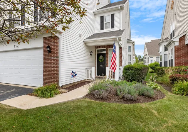 Photo 1 of Townhouse for sale at 936 Bluebell Cir, Joliet, IL 60431 | MLS# 12714621 | Listing updated on 2026-09-21