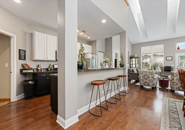 Photo 3 of Townhouse for sale at 936 Bluebell Cir, Joliet, IL 60431 | MLS# 12714621 | Listing updated on 2026-09-21