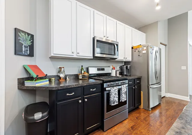 Photo 3 of Townhouse for sale at 936 Bluebell Cir, Joliet, IL 60431 | MLS# 12714621 | Listing updated on 2026-09-21