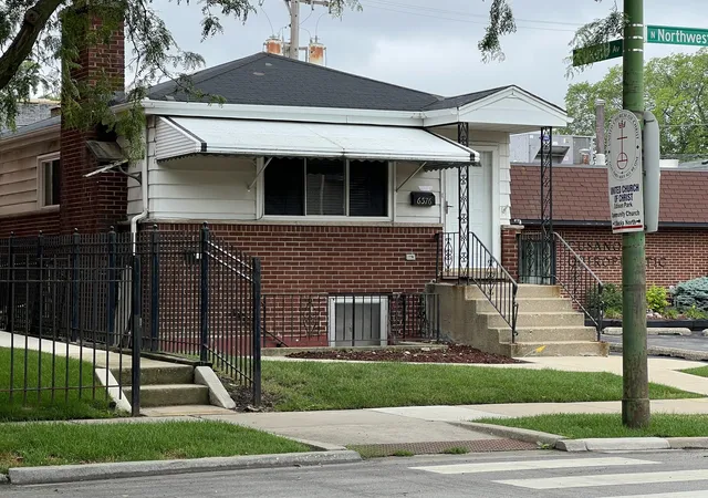 Photo 1 of Single family home for sale at 6576 N Northwest Hwy, Chicago, IL 60631 | MLS# 12714623 | Listing updated on 2026-08-16