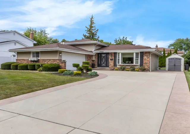 Photo 1 of Single family home for sale at 17w544 Sutton Pl, Darien, IL 60561 | MLS# 12714656 | Listing updated on 2026-09-08