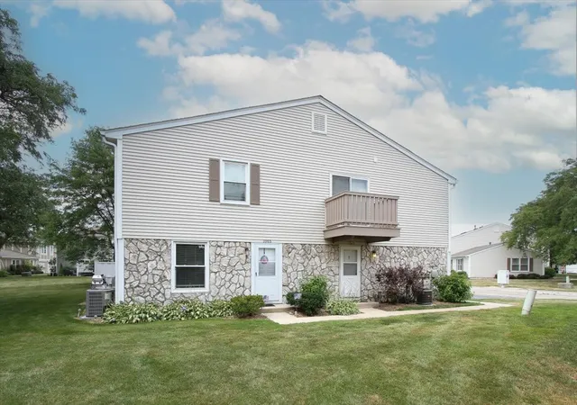 1st image of 1063 Hampton Hbr #1063, Schaumburg, IL 60193 | MLS# 12714668