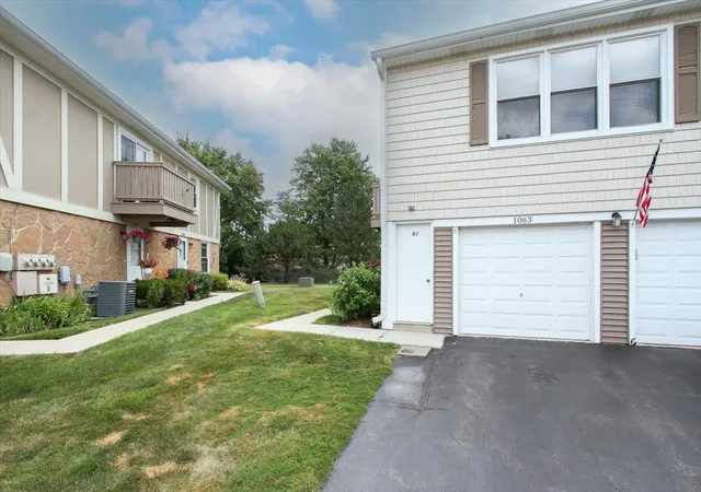 2nd image of 1063 Hampton Hbr #1063, Schaumburg, IL 60193 | MLS# 12714668