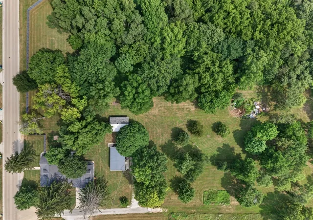 Photo 2 of House for sale at 705 S Otter Crk Rd, Streator, IL 61364 | MLS# 12714674 | Listing updated on 2026-07-30