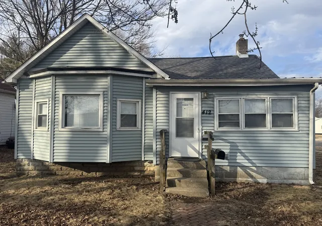 1st image of 412 E Columbia Ave, Champaign, IL 61820 | MLS# 12714677