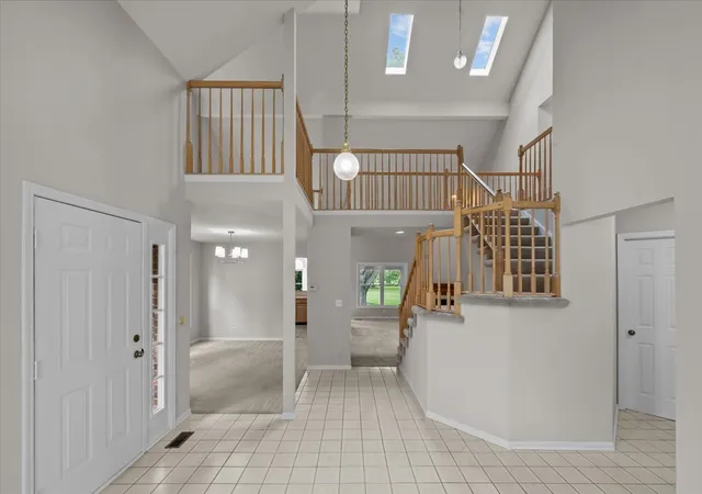 Photo 3 of Townhouse for sale at 352 Satinwood Ct N, Buffalo Grove, IL 60089 | MLS# 12714706 | Listing updated on 2026-09-19