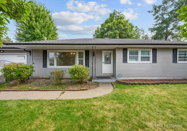 Photo 2 of Single family home for sale at 3717 Grandmore Ave, Gurnee, IL 60031 | MLS# 12714726 | Listing updated on 2026-09-22