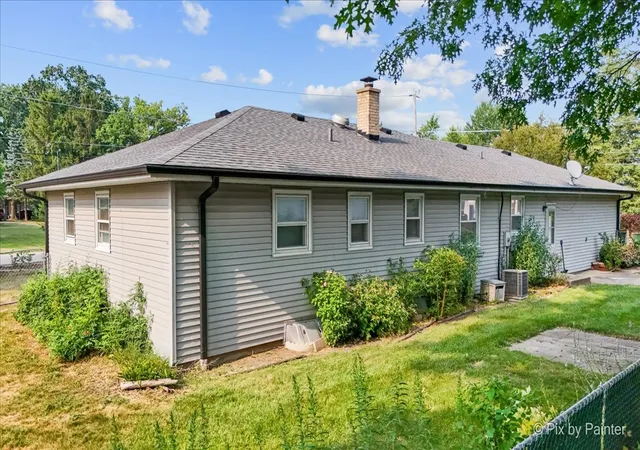 Photo 3 of Single family home for sale at 3717 Grandmore Ave, Gurnee, IL 60031 | MLS# 12714726 | Listing updated on 2026-09-22
