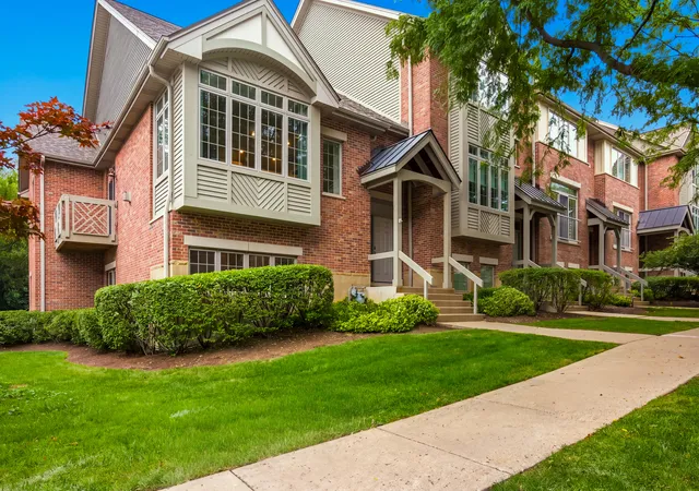 Townhouse for sale at 60 E Hattendorf Ave, Roselle, IL 60172 | MLS# 12714752
