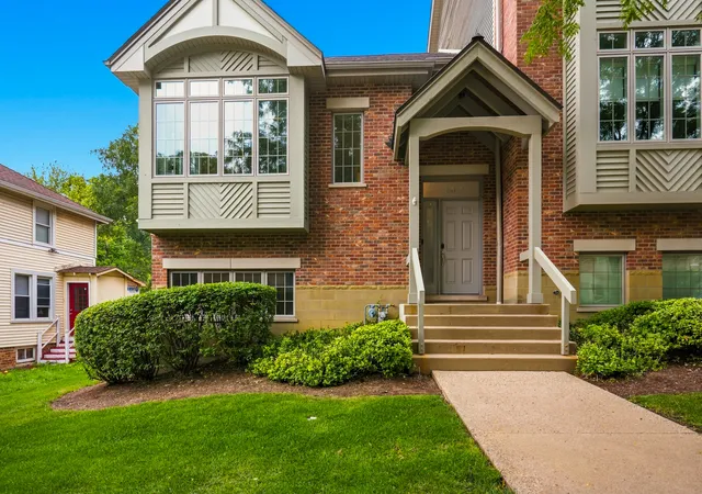 Photo 2 of Townhouse for sale at 60 E Hattendorf Ave, Roselle, IL 60172 | MLS# 12714752 | Listing updated on 2026-09-15