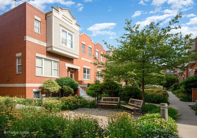 29th image of 3643 W Cornelia Ave #B, Chicago, IL 60618 | MLS# 12714755
