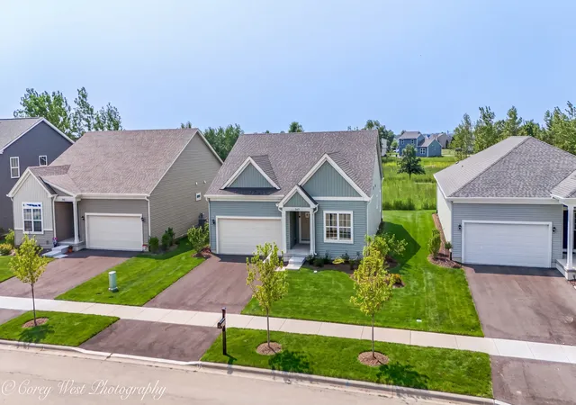 Photo 2 of Single family home for sale at 347 N Aspen Dr, Cortland, IL 60112 | MLS# 12714766 | Listing updated on 2026-09-13
