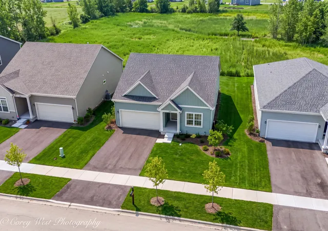Photo 2 of Single family home for sale at 347 N Aspen Dr, Cortland, IL 60112 | MLS# 12714766 | Listing updated on 2026-09-13