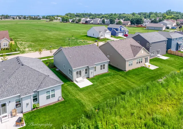 Photo 3 of Single family home for sale at 347 N Aspen Dr, Cortland, IL 60112 | MLS# 12714766 | Listing updated on 2026-09-13