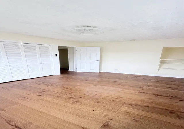 5th image of 2821 W 102Nd St Sw, Evergreen Park, IL 60805 | MLS# 12714771